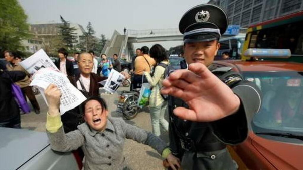 冤情留在地方，麻烦不准进京：信访新规保护的是谁？